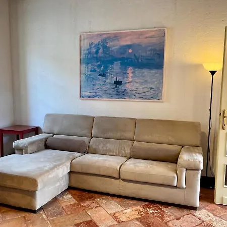 Lägenhet La Torretta Di Via Greppi Angera